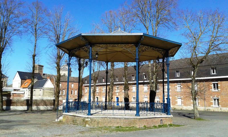 Fichier:Le Quesnoy-Kiosque.jpg