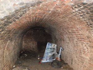 Conde-Bastion La Teste interieur abri.jpg