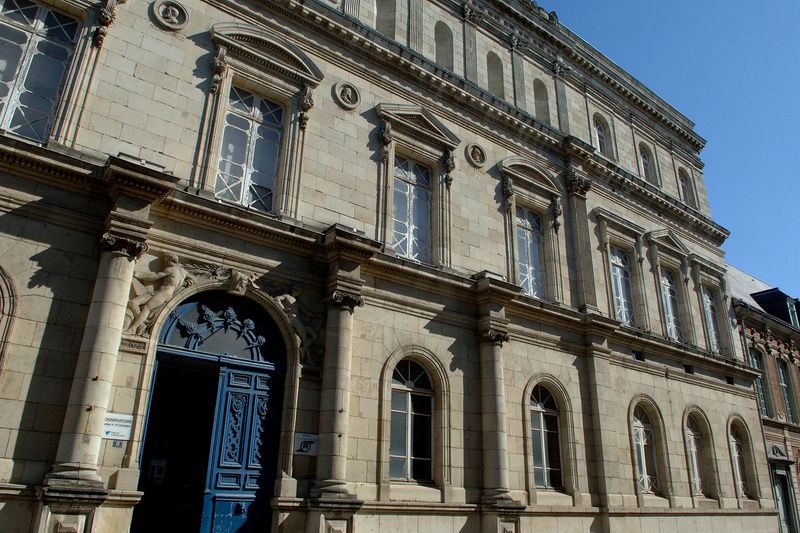 Fichier:20170124211040!Valenciennes-conservatoire facade.jpg