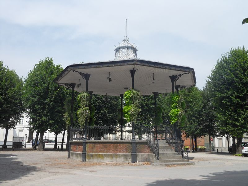 Fichier:Conde-CPA-Place Verte-2015.jpg
