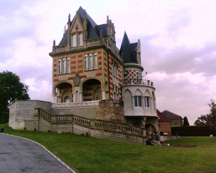Fichier:Famars-2010 Chateau Harpignies.jpg