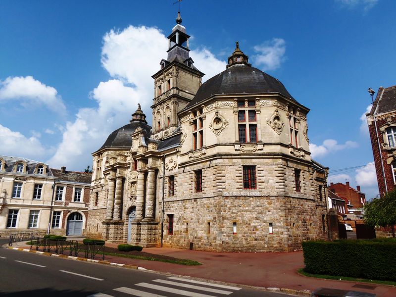 Fichier:Saint-Amand-Echevinage.jpg